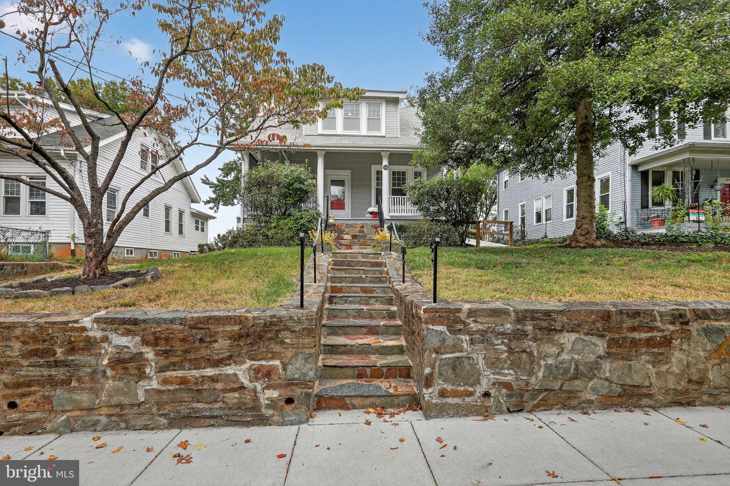 1802 LAWRENCE ST NE, WASHINGTON, District Of Columbia 20018, 3 Bedrooms Bedrooms, 8 Rooms Rooms,2 BathroomsBathrooms,Residential,For sale,1802 LAWRENCE ST NE,DCDC2227114 MLS # DCDC2227114