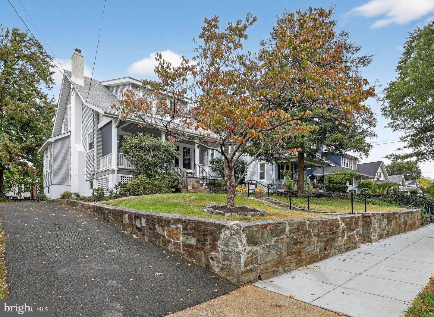 1802 LAWRENCE ST NE, WASHINGTON, District Of Columbia 20018, 3 Bedrooms Bedrooms, 8 Rooms Rooms,2 BathroomsBathrooms,Residential,For sale,1802 LAWRENCE ST NE,DCDC2227114 MLS # DCDC2227114
