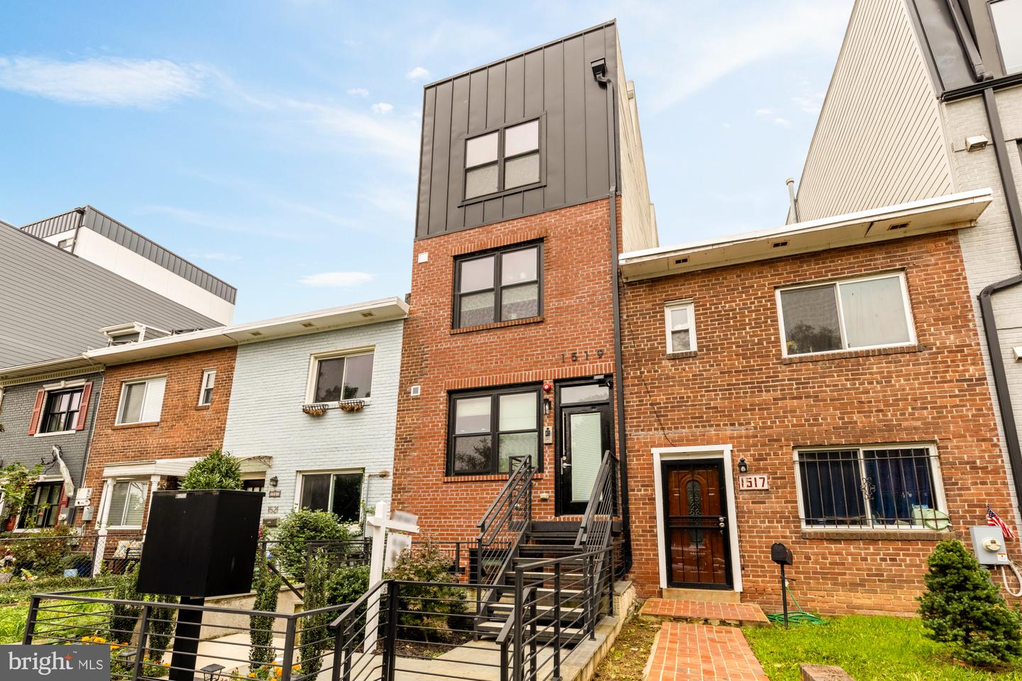1519 K ST SE #101, WASHINGTON, District Of Columbia 20003, 2 Bedrooms Bedrooms, ,2 BathroomsBathrooms,Residential,For sale,1519 K ST SE #101,DCDC2227118 MLS # DCDC2227118