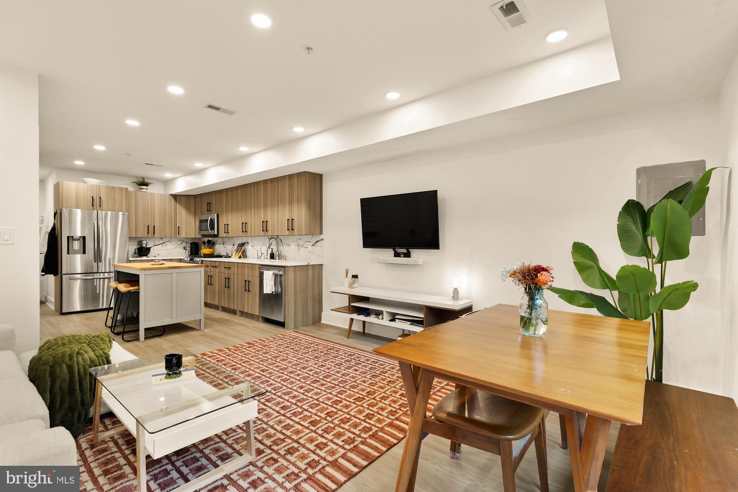 1519 K ST SE #101, WASHINGTON, District Of Columbia 20003, 2 Bedrooms Bedrooms, ,2 BathroomsBathrooms,Residential,For sale,1519 K ST SE #101,DCDC2227118 MLS # DCDC2227118