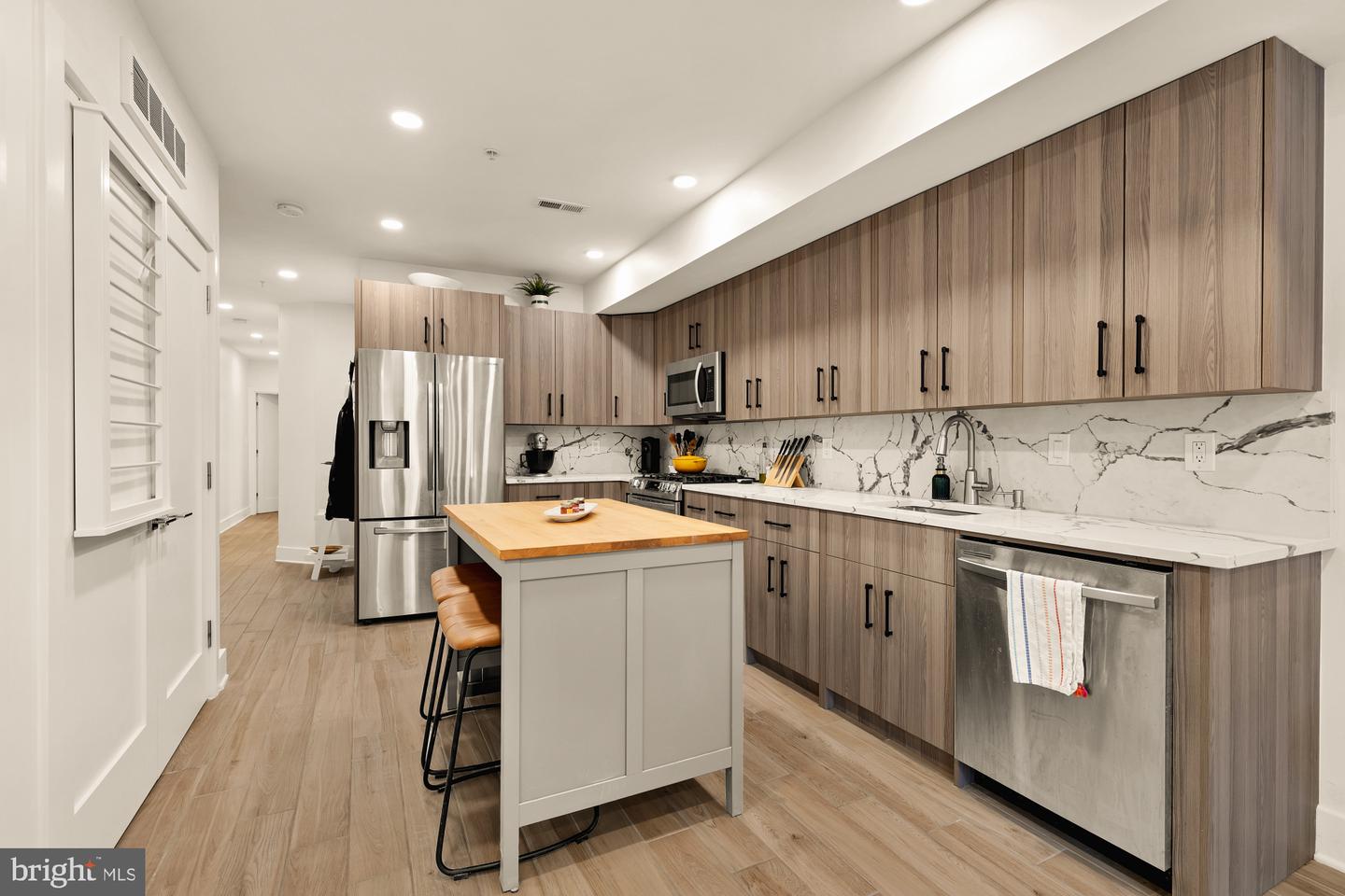 1519 K ST SE #101, WASHINGTON, District Of Columbia 20003, 2 Bedrooms Bedrooms, ,2 BathroomsBathrooms,Residential,For sale,1519 K ST SE #101,DCDC2227118 MLS # DCDC2227118