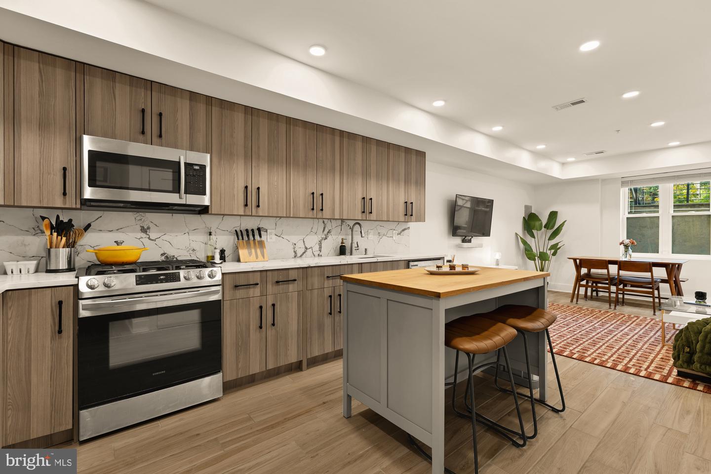 1519 K ST SE #101, WASHINGTON, District Of Columbia 20003, 2 Bedrooms Bedrooms, ,2 BathroomsBathrooms,Residential,For sale,1519 K ST SE #101,DCDC2227118 MLS # DCDC2227118