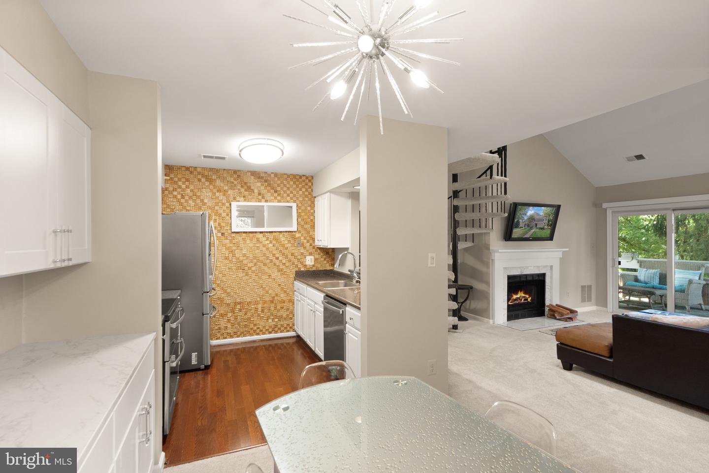 12306 FORT BUFFALO CIR, FAIRFAX, Virginia 22033, 1 Bedroom Bedrooms, ,1 BathroomBathrooms,Residential,For sale,12306 FORT BUFFALO CIR,VAFX2274402 MLS # VAFX2274402