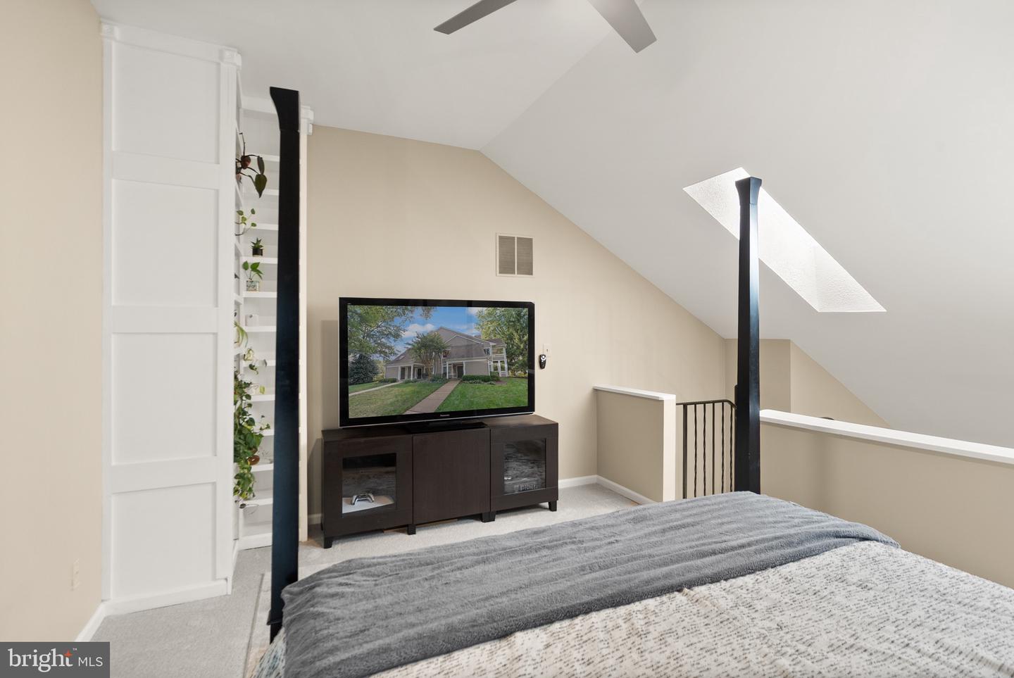 12306 FORT BUFFALO CIR, FAIRFAX, Virginia 22033, 1 Bedroom Bedrooms, ,1 BathroomBathrooms,Residential,For sale,12306 FORT BUFFALO CIR,VAFX2274402 MLS # VAFX2274402