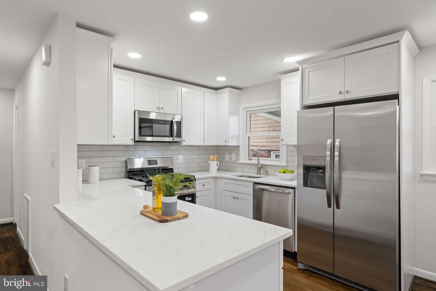 2711 GROVETON ST, ALEXANDRIA, Virginia 22306, 5 Bedrooms Bedrooms, ,3 BathroomsBathrooms,Residential,For sale,2711 GROVETON ST,VAFX2274404 MLS # VAFX2274404