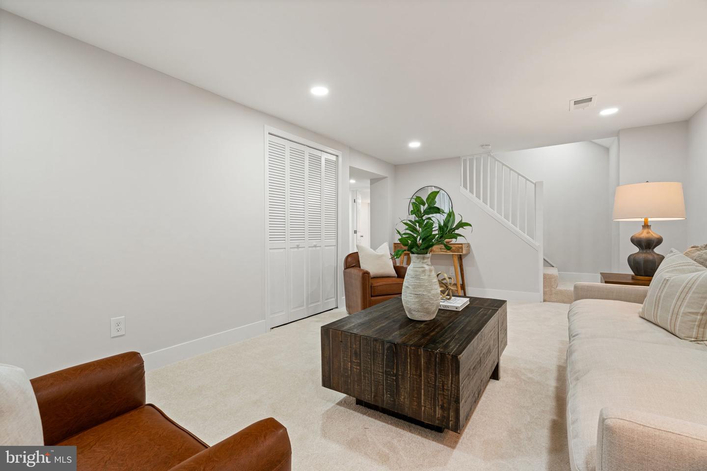 2711 GROVETON ST, ALEXANDRIA, Virginia 22306, 5 Bedrooms Bedrooms, ,3 BathroomsBathrooms,Residential,For sale,2711 GROVETON ST,VAFX2274404 MLS # VAFX2274404