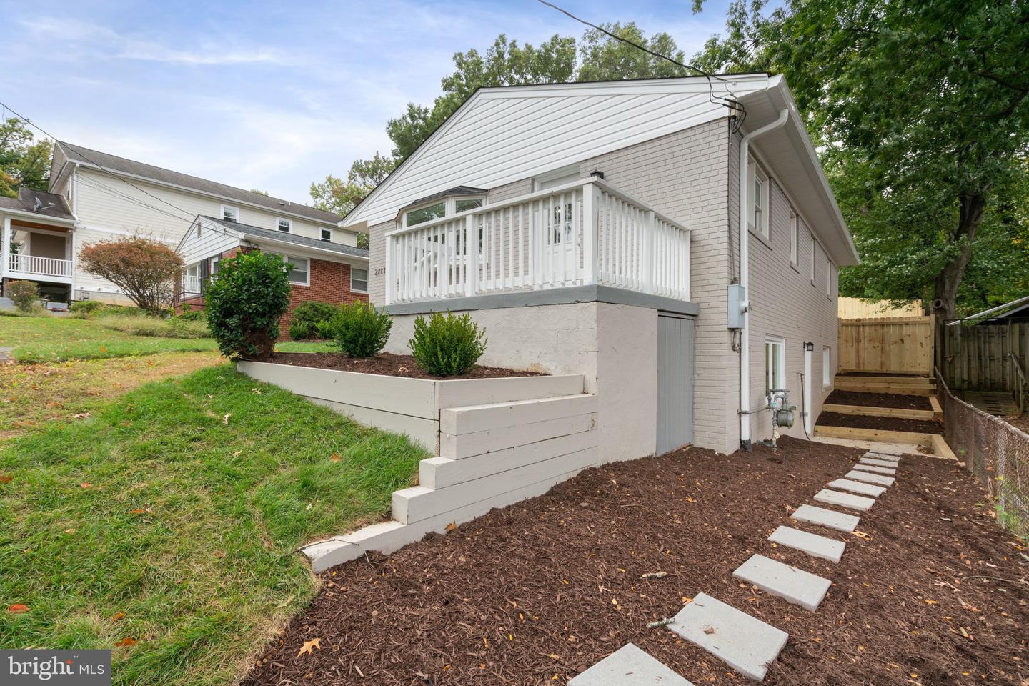 2711 GROVETON ST, ALEXANDRIA, Virginia 22306, 5 Bedrooms Bedrooms, ,3 BathroomsBathrooms,Residential,For sale,2711 GROVETON ST,VAFX2274404 MLS # VAFX2274404