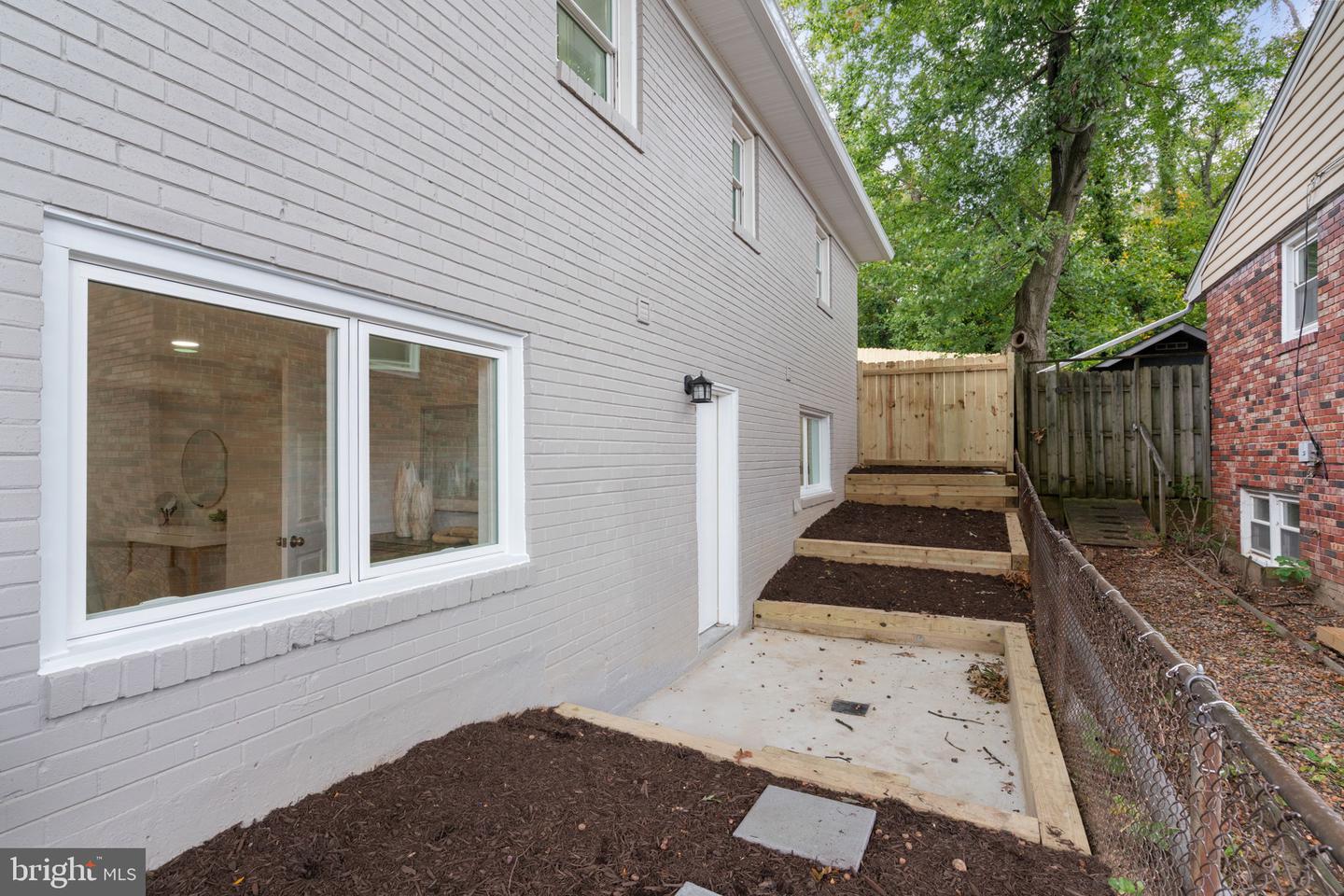 2711 GROVETON ST, ALEXANDRIA, Virginia 22306, 5 Bedrooms Bedrooms, ,3 BathroomsBathrooms,Residential,For sale,2711 GROVETON ST,VAFX2274404 MLS # VAFX2274404