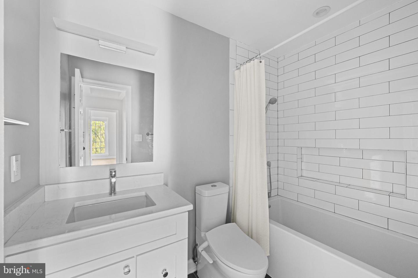 4224 RIVER RD NW, WASHINGTON, District Of Columbia 20016, 4 Bedrooms Bedrooms, ,3 BathroomsBathrooms,Residential,For sale,4224 RIVER RD NW,DCDC2227146 MLS # DCDC2227146