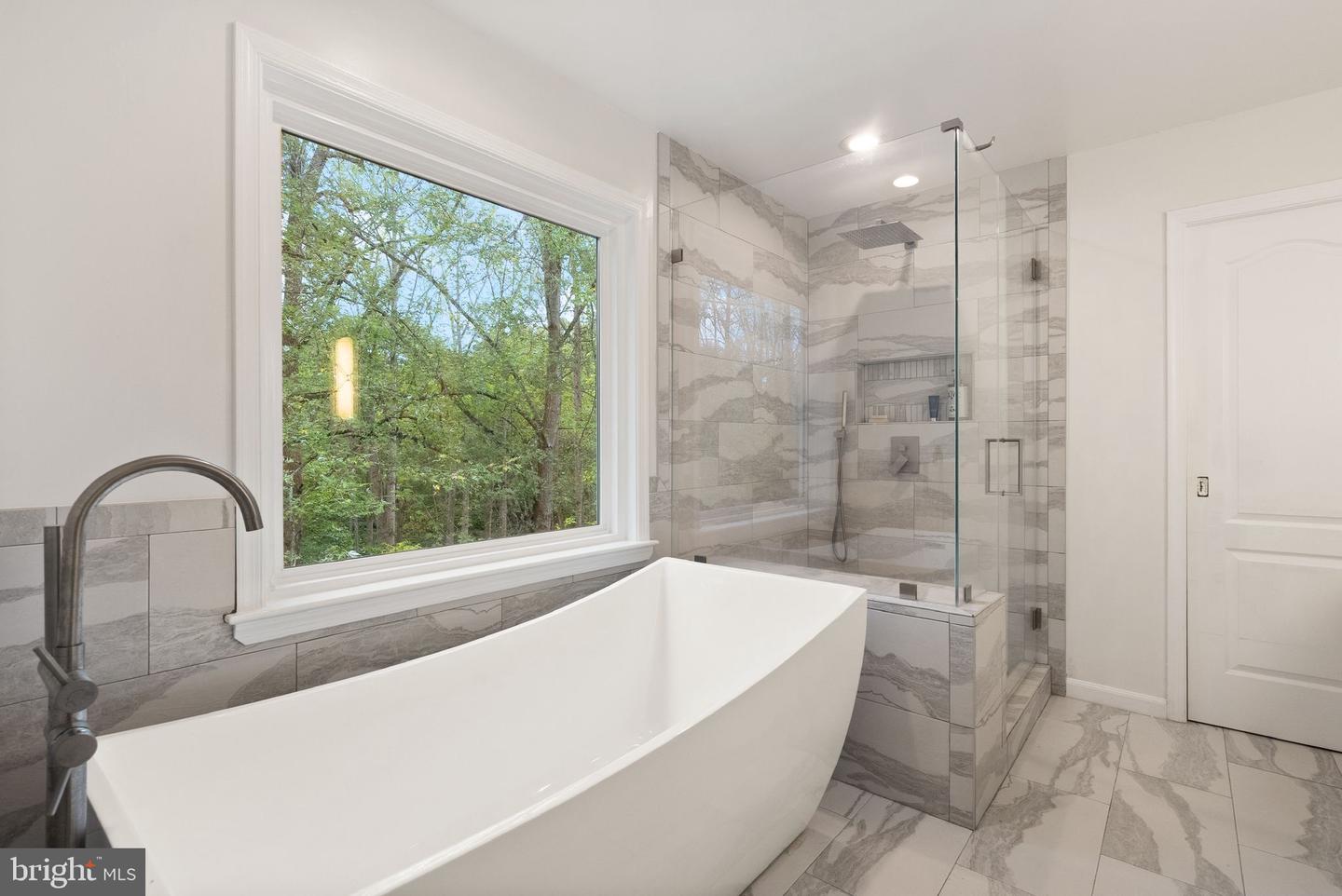 10303 BEAR CREEK DR, MANASSAS, Virginia 20111, 5 Bedrooms Bedrooms, 9 Rooms Rooms,3 BathroomsBathrooms,Residential,For sale,10303 BEAR CREEK DR,VAPW2106076 MLS # VAPW2106076