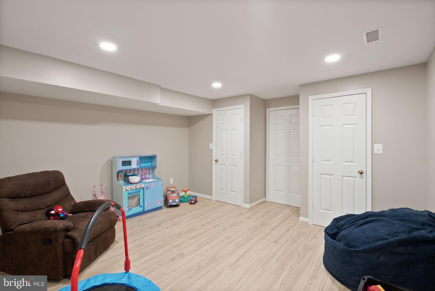 10303 BEAR CREEK DR, MANASSAS, Virginia 20111, 5 Bedrooms Bedrooms, 9 Rooms Rooms,3 BathroomsBathrooms,Residential,For sale,10303 BEAR CREEK DR,VAPW2106076 MLS # VAPW2106076