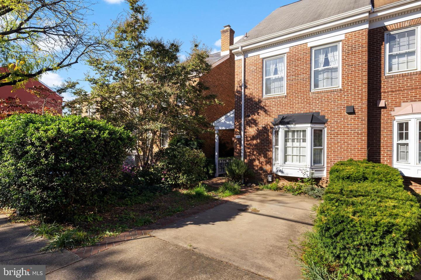 211 S WEST ST S, ALEXANDRIA, Virginia 22314, 3 Bedrooms Bedrooms, ,2 BathroomsBathrooms,Residential,For sale,211 S WEST ST S,VAAX2050878 MLS # VAAX2050878