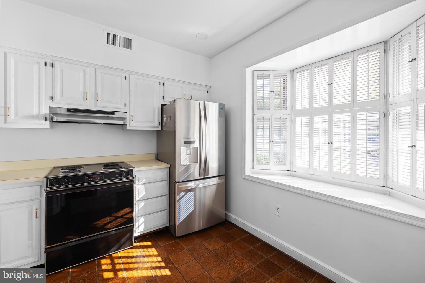 211 S WEST ST S, ALEXANDRIA, Virginia 22314, 3 Bedrooms Bedrooms, ,2 BathroomsBathrooms,Residential,For sale,211 S WEST ST S,VAAX2050878 MLS # VAAX2050878
