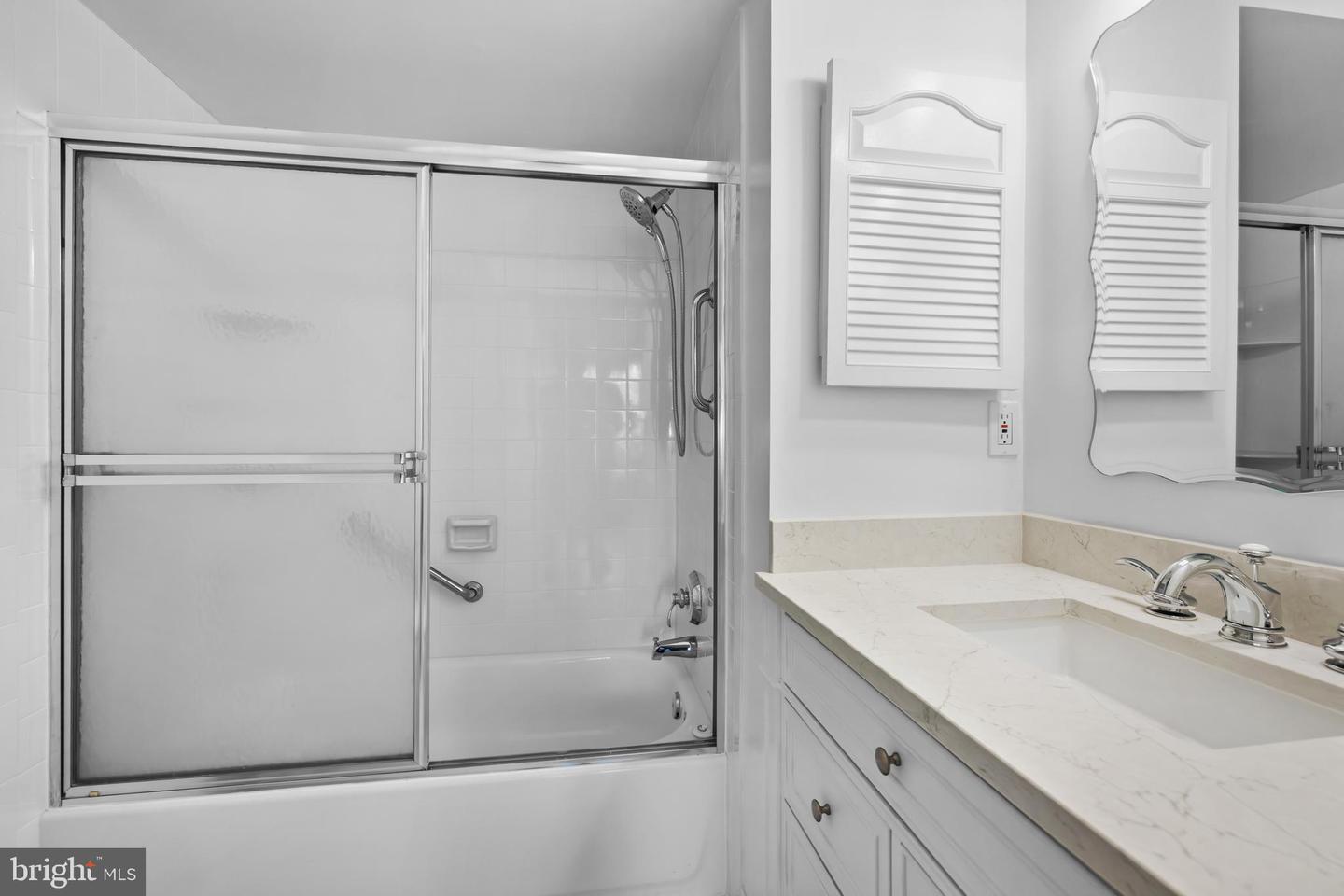 211 S WEST ST S, ALEXANDRIA, Virginia 22314, 3 Bedrooms Bedrooms, ,2 BathroomsBathrooms,Residential,For sale,211 S WEST ST S,VAAX2050878 MLS # VAAX2050878