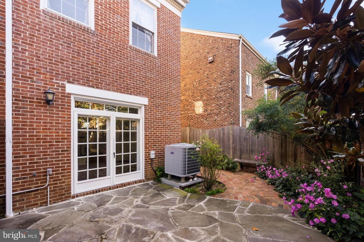 211 S WEST ST S, ALEXANDRIA, Virginia 22314, 3 Bedrooms Bedrooms, ,2 BathroomsBathrooms,Residential,For sale,211 S WEST ST S,VAAX2050878 MLS # VAAX2050878