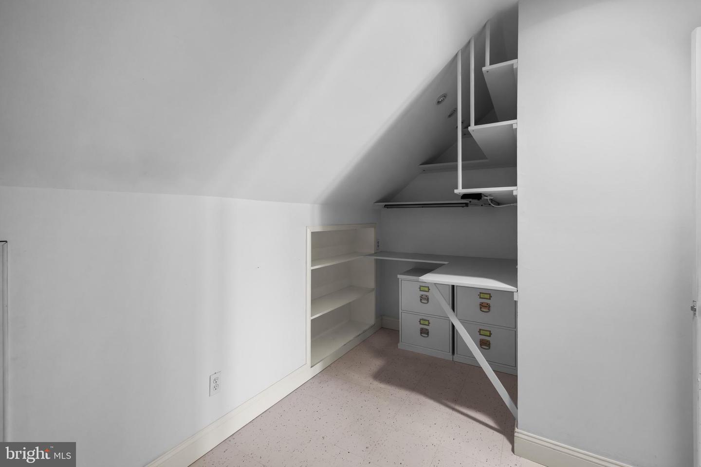 211 S WEST ST S, ALEXANDRIA, Virginia 22314, 3 Bedrooms Bedrooms, ,2 BathroomsBathrooms,Residential,For sale,211 S WEST ST S,VAAX2050878 MLS # VAAX2050878