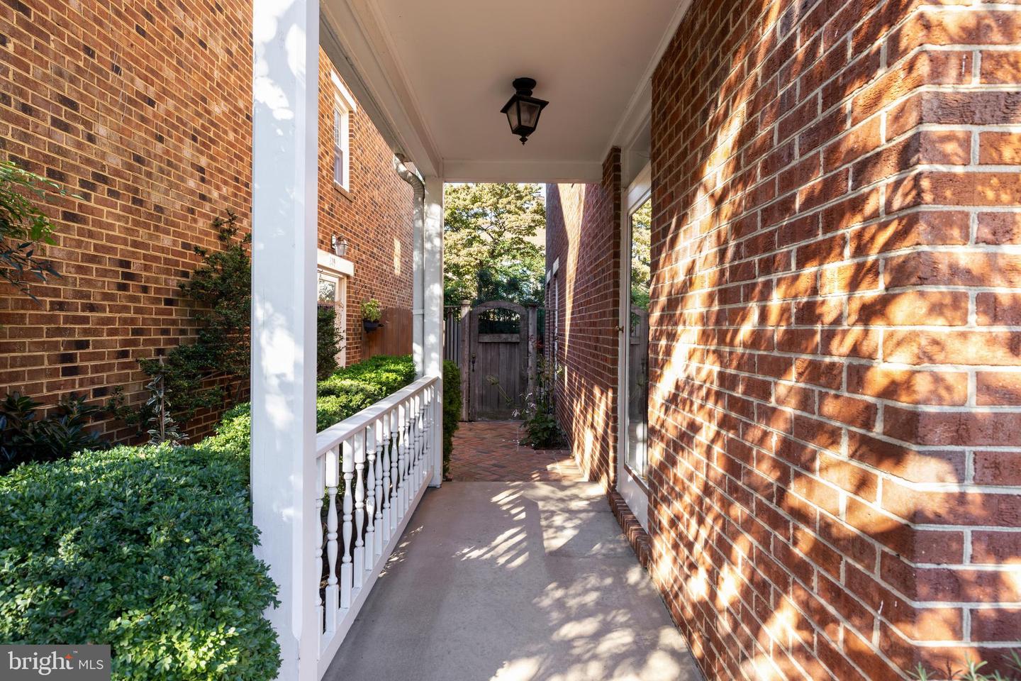 211 S WEST ST S, ALEXANDRIA, Virginia 22314, 3 Bedrooms Bedrooms, ,2 BathroomsBathrooms,Residential,For sale,211 S WEST ST S,VAAX2050878 MLS # VAAX2050878