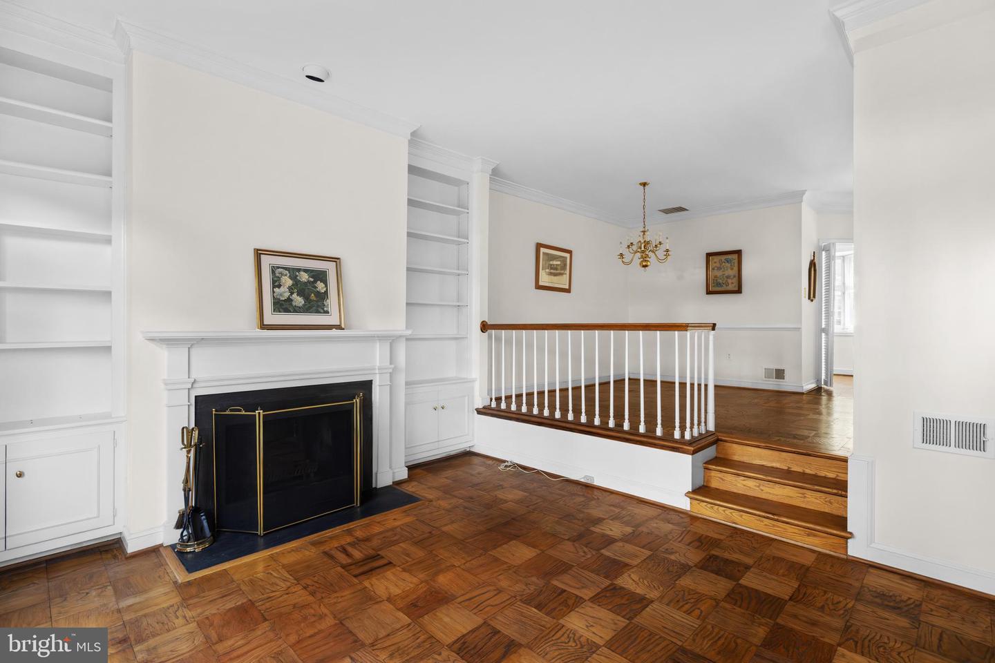 211 S WEST ST S, ALEXANDRIA, Virginia 22314, 3 Bedrooms Bedrooms, ,2 BathroomsBathrooms,Residential,For sale,211 S WEST ST S,VAAX2050878 MLS # VAAX2050878