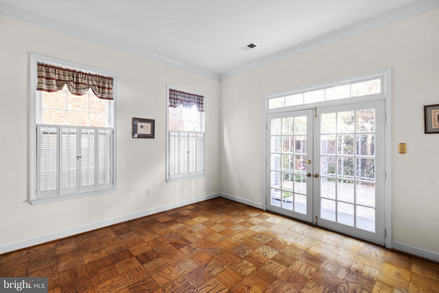 211 S WEST ST S, ALEXANDRIA, Virginia 22314, 3 Bedrooms Bedrooms, ,2 BathroomsBathrooms,Residential,For sale,211 S WEST ST S,VAAX2050878 MLS # VAAX2050878