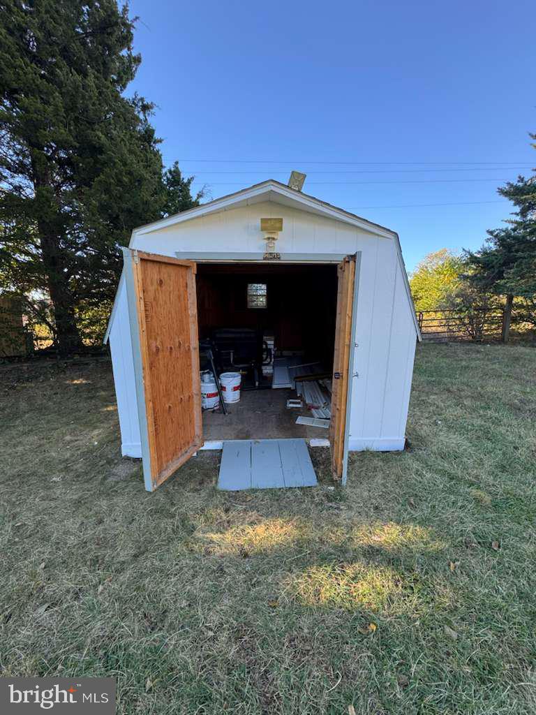 419 SUMMIT AVE, WINCHESTER, Virginia 22601, 5 Bedrooms Bedrooms, ,3 BathroomsBathrooms,Residential,For sale,419 SUMMIT AVE,VAWI2009258 MLS # VAWI2009258