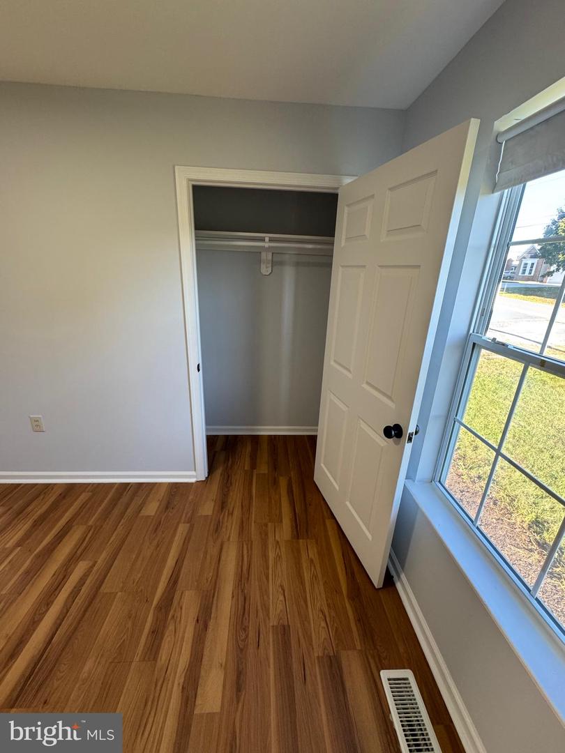 419 SUMMIT AVE, WINCHESTER, Virginia 22601, 5 Bedrooms Bedrooms, ,3 BathroomsBathrooms,Residential,For sale,419 SUMMIT AVE,VAWI2009258 MLS # VAWI2009258