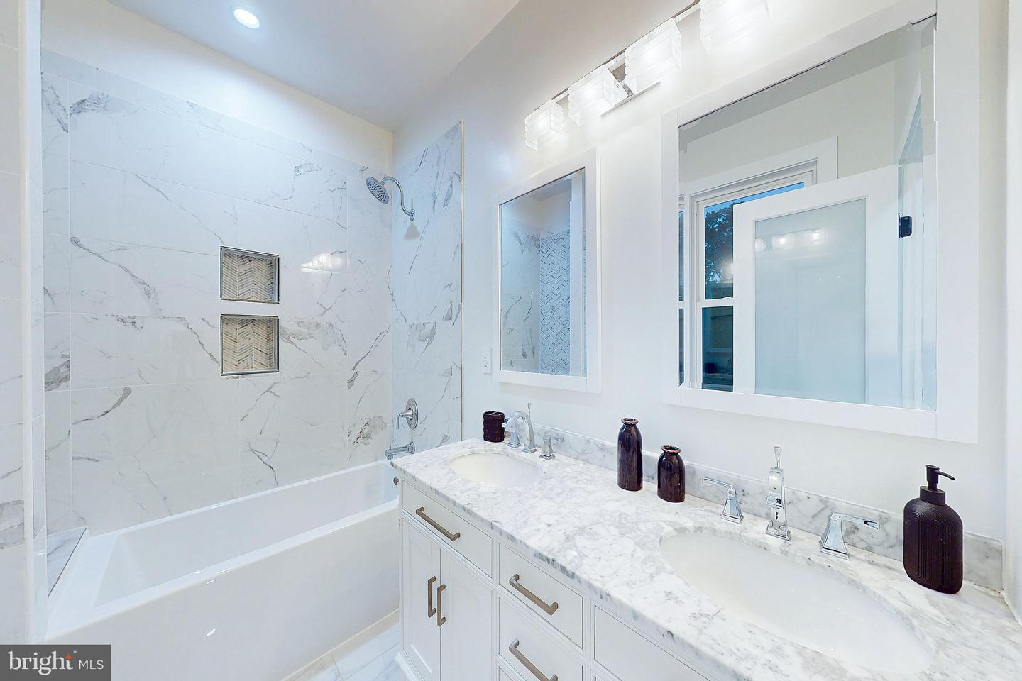 2806 FRANKLIN ST NE, WASHINGTON, District Of Columbia 20018, 6 Bedrooms Bedrooms, ,5 BathroomsBathrooms,Residential,For sale,2806 FRANKLIN ST NE,DCDC2227278 MLS # DCDC2227278