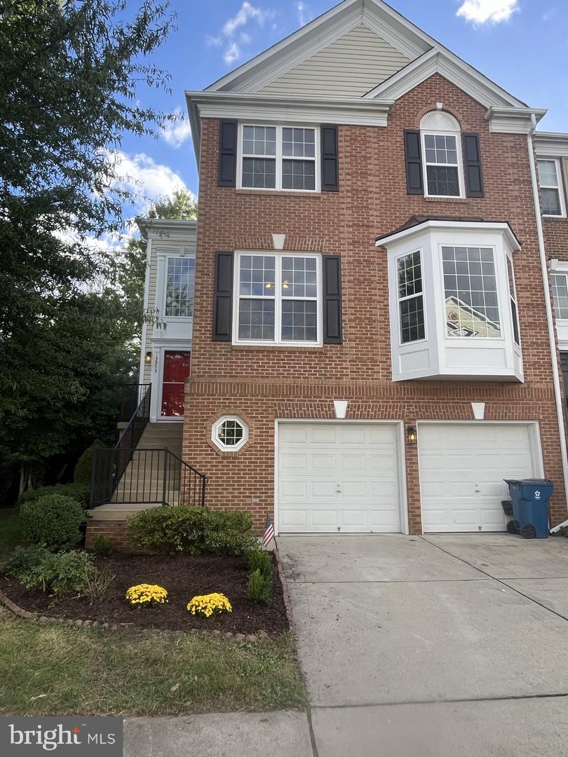 13975 TANNERS HOUSE WAY, CENTREVILLE, Virginia 20121, 4 Bedrooms Bedrooms, ,3 BathroomsBathrooms,Residential,For sale,13975 TANNERS HOUSE WAY,VAFX2274702 MLS # VAFX2274702
