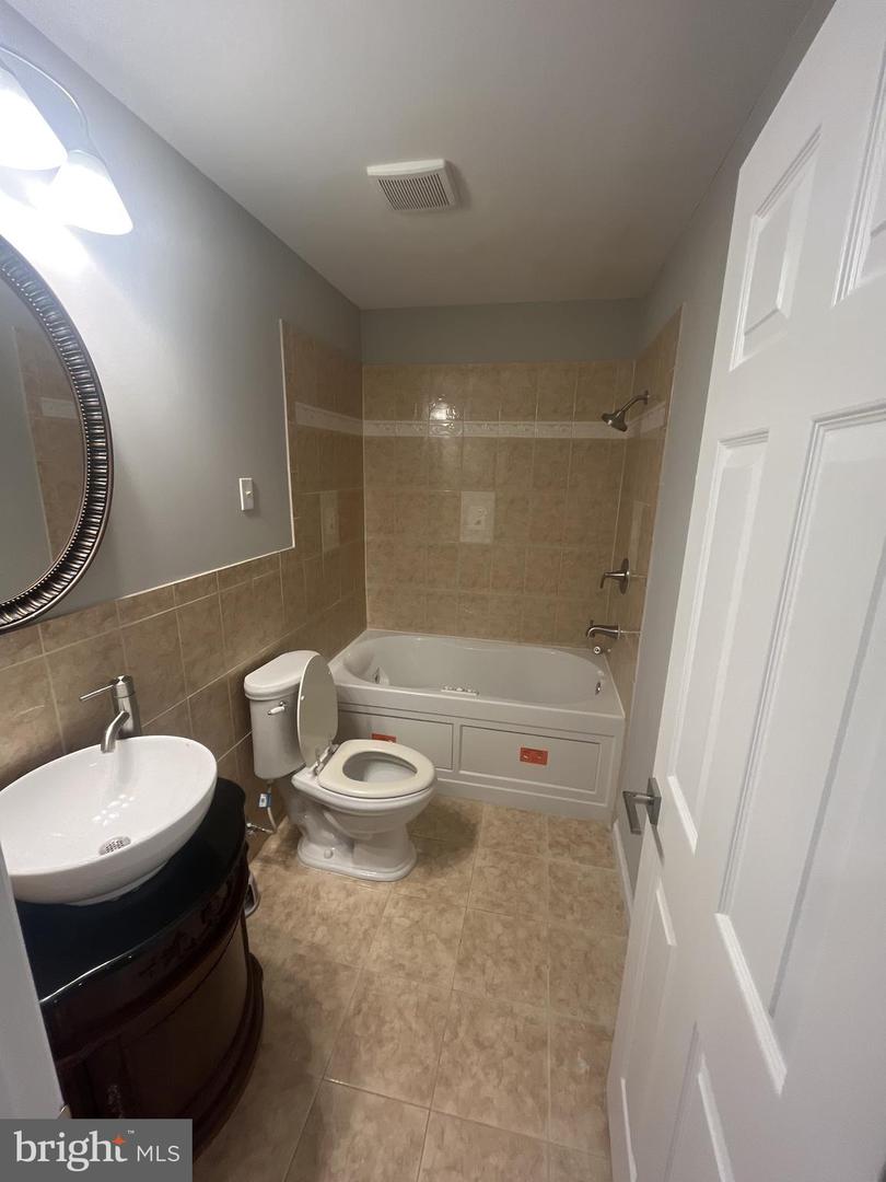 13975 TANNERS HOUSE WAY, CENTREVILLE, Virginia 20121, 4 Bedrooms Bedrooms, ,3 BathroomsBathrooms,Residential,For sale,13975 TANNERS HOUSE WAY,VAFX2274702 MLS # VAFX2274702