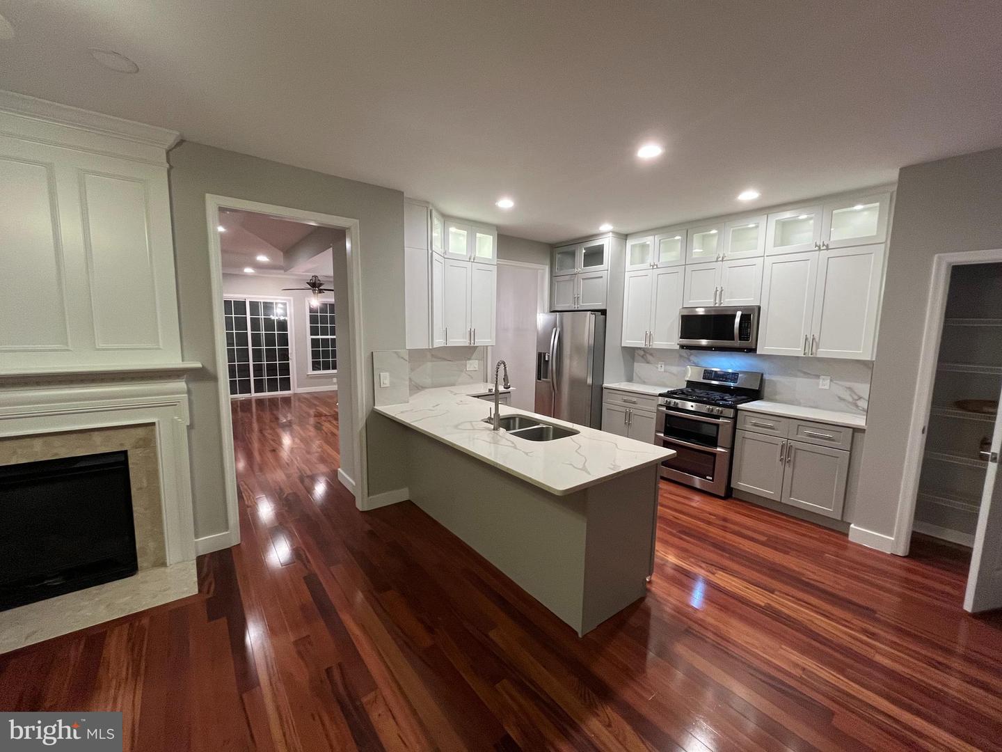 13975 TANNERS HOUSE WAY, CENTREVILLE, Virginia 20121, 4 Bedrooms Bedrooms, ,3 BathroomsBathrooms,Residential,For sale,13975 TANNERS HOUSE WAY,VAFX2274702 MLS # VAFX2274702