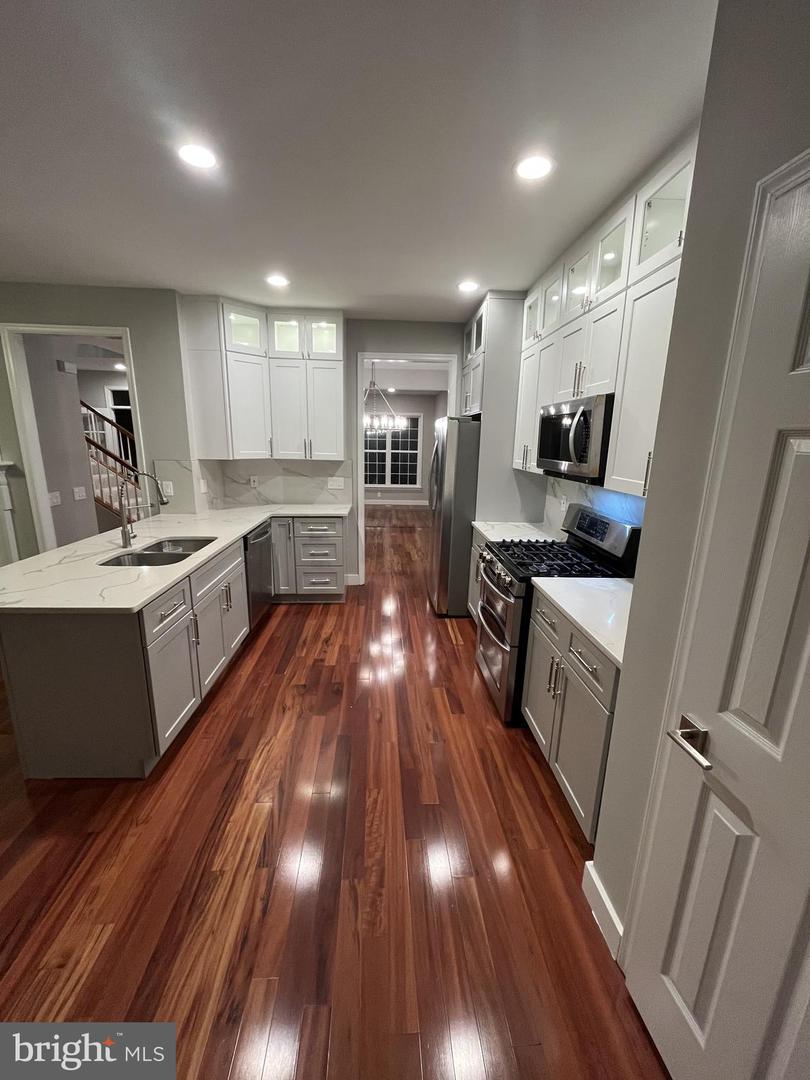 13975 TANNERS HOUSE WAY, CENTREVILLE, Virginia 20121, 4 Bedrooms Bedrooms, ,3 BathroomsBathrooms,Residential,For sale,13975 TANNERS HOUSE WAY,VAFX2274702 MLS # VAFX2274702