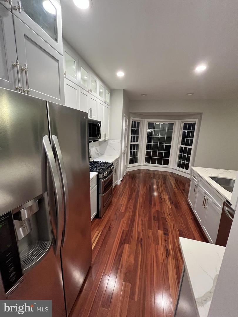 13975 TANNERS HOUSE WAY, CENTREVILLE, Virginia 20121, 4 Bedrooms Bedrooms, ,3 BathroomsBathrooms,Residential,For sale,13975 TANNERS HOUSE WAY,VAFX2274702 MLS # VAFX2274702
