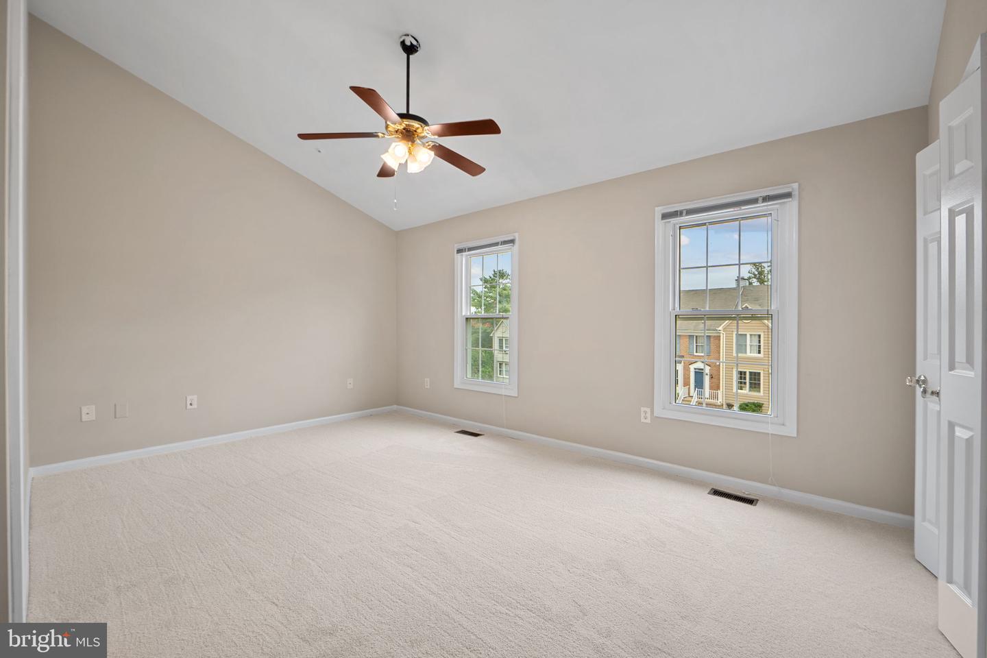 7945 BLUE GRAY CIR, MANASSAS, Virginia 20109, 2 Bedrooms Bedrooms, ,2 BathroomsBathrooms,Residential,For sale,7945 BLUE GRAY CIR,VAPW2106100 MLS # VAPW2106100