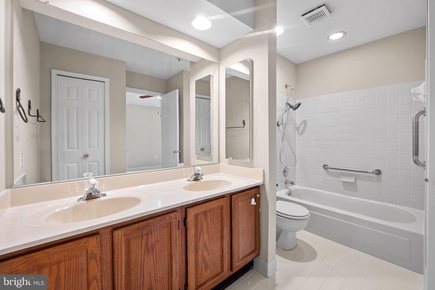 7945 BLUE GRAY CIR, MANASSAS, Virginia 20109, 2 Bedrooms Bedrooms, ,2 BathroomsBathrooms,Residential,For sale,7945 BLUE GRAY CIR,VAPW2106100 MLS # VAPW2106100
