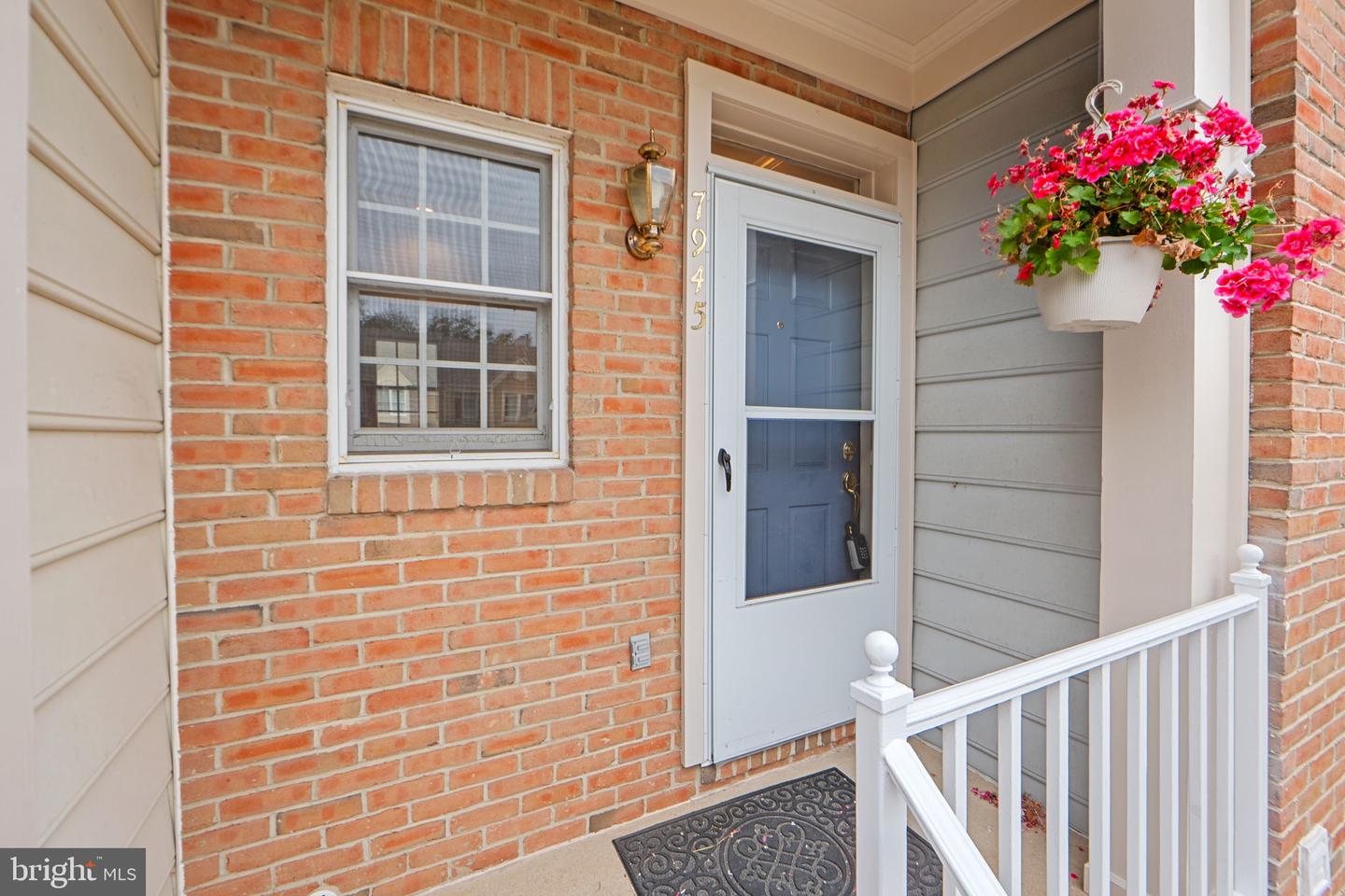 7945 BLUE GRAY CIR, MANASSAS, Virginia 20109, 2 Bedrooms Bedrooms, ,2 BathroomsBathrooms,Residential,For sale,7945 BLUE GRAY CIR,VAPW2106100 MLS # VAPW2106100