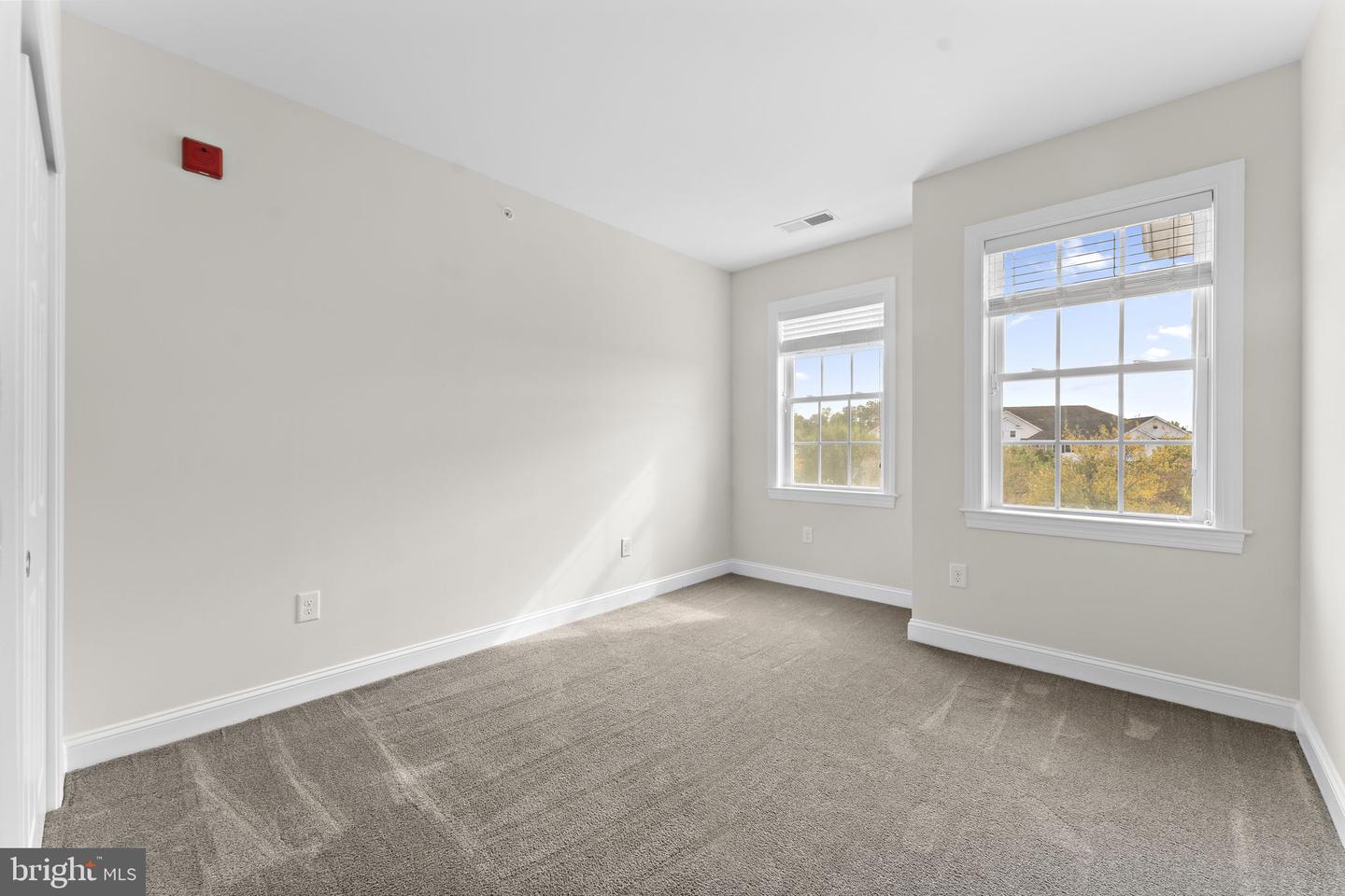 15201 ROYAL CREST DR, HAYMARKET, Virginia 20169, 2 Bedrooms Bedrooms, ,2 BathroomsBathrooms,Residential,For sale,15201 ROYAL CREST DR,VAPW2106110 MLS # VAPW2106110