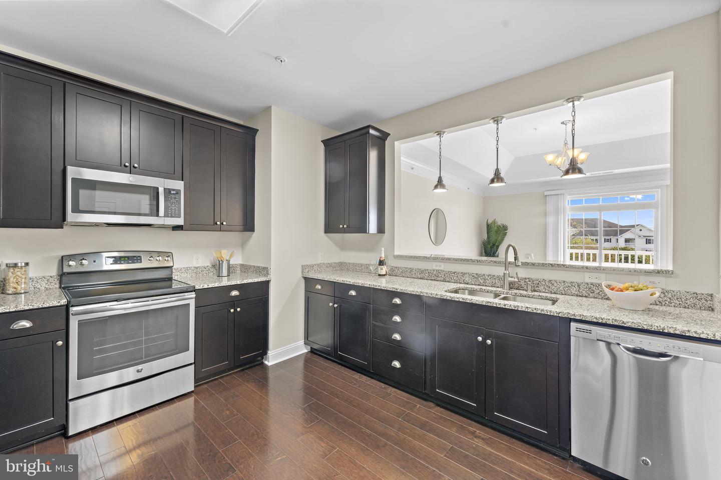 15201 ROYAL CREST DR, HAYMARKET, Virginia 20169, 2 Bedrooms Bedrooms, ,2 BathroomsBathrooms,Residential,For sale,15201 ROYAL CREST DR,VAPW2106110 MLS # VAPW2106110