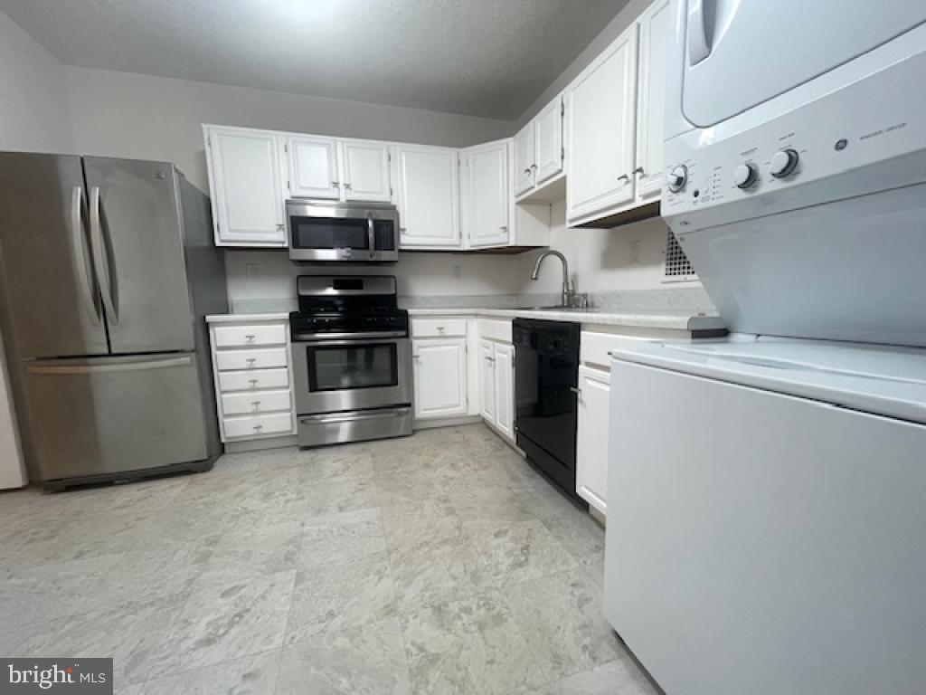 3701 S GEORGE MASON DR #611N, FALLS CHURCH, Virginia 22041, 2 Bedrooms Bedrooms, ,1 BathroomBathrooms,Residential,For sale,3701 S GEORGE MASON DR #611N,VAFX2274766 MLS # VAFX2274766