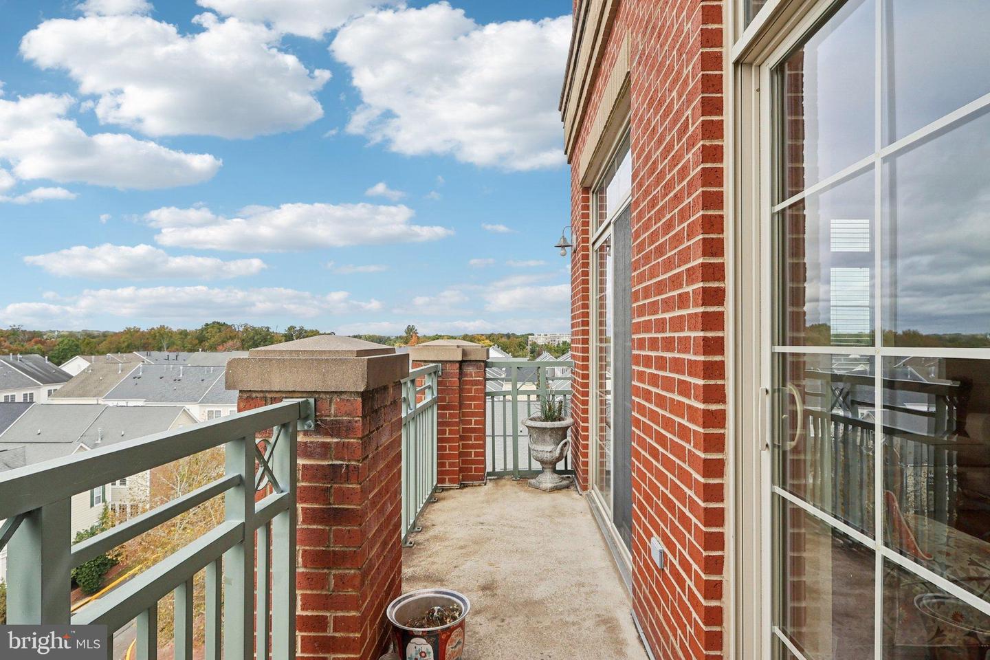 680 WATERMANS DR #505, WOODBRIDGE, Virginia 22191, 2 Bedrooms Bedrooms, 10 Rooms Rooms,2 BathroomsBathrooms,Residential,For sale,680 WATERMANS DR #505,VAPW2106134 MLS # VAPW2106134