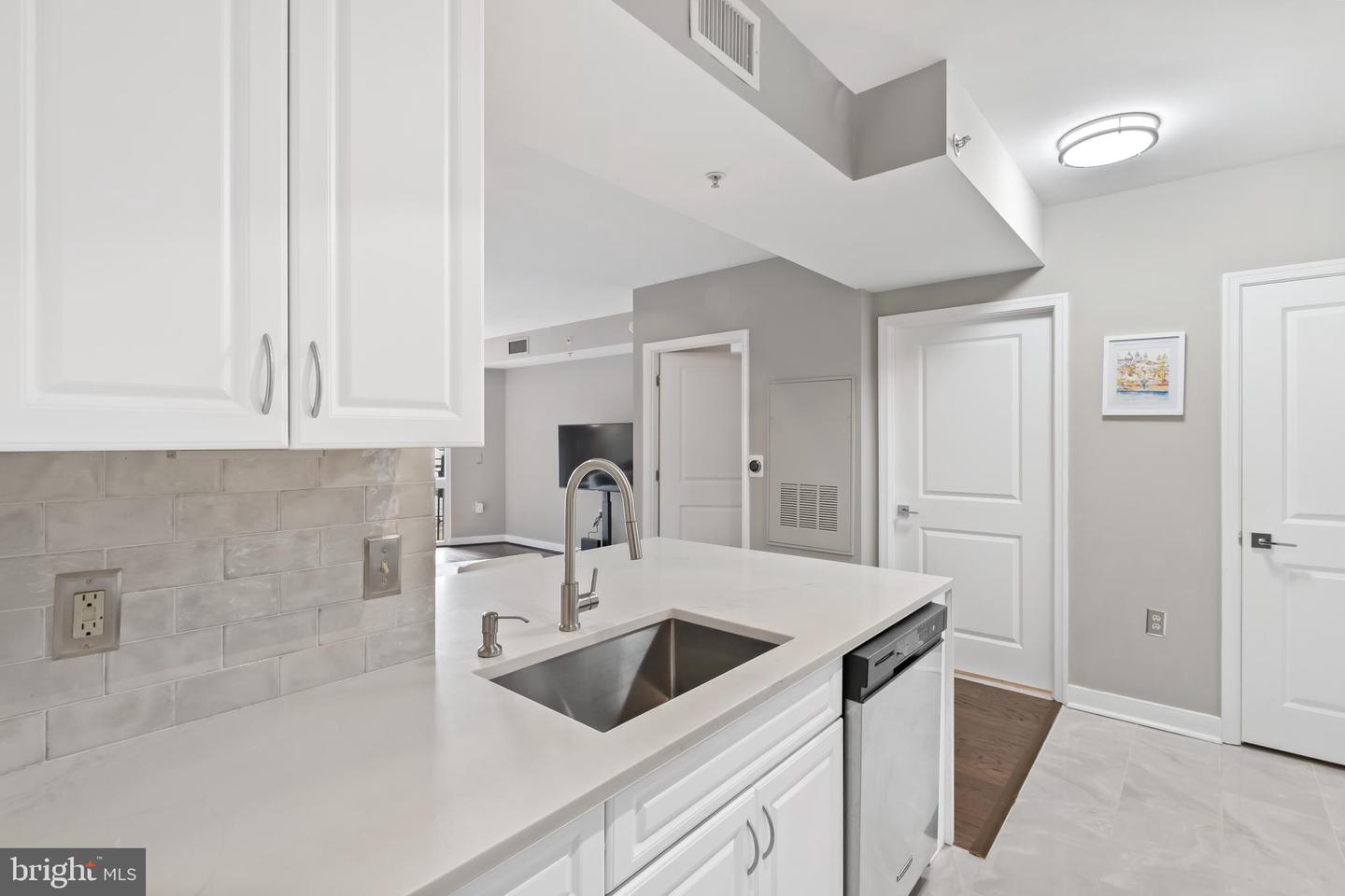 555 MASSACHUSETTS AVE NW #1319, WASHINGTON, District Of Columbia 20001, 1 Bedroom Bedrooms, ,1 BathroomBathrooms,Residential,For sale,555 MASSACHUSETTS AVE NW #1319,DCDC2227448 MLS # DCDC2227448