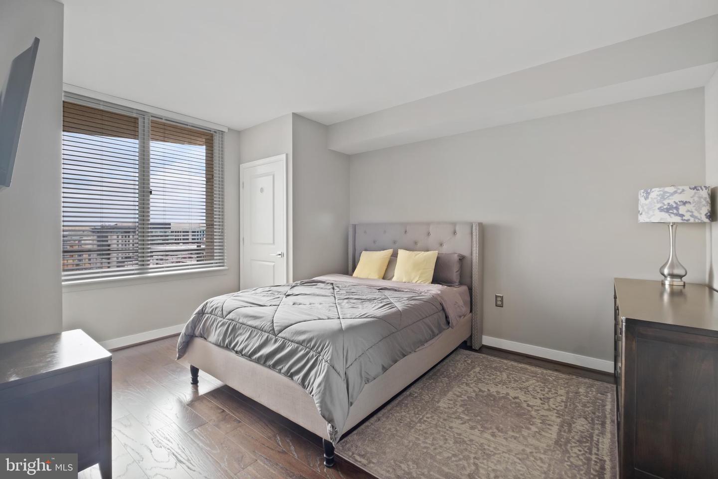 555 MASSACHUSETTS AVE NW #1319, WASHINGTON, District Of Columbia 20001, 1 Bedroom Bedrooms, ,1 BathroomBathrooms,Residential,For sale,555 MASSACHUSETTS AVE NW #1319,DCDC2227448 MLS # DCDC2227448