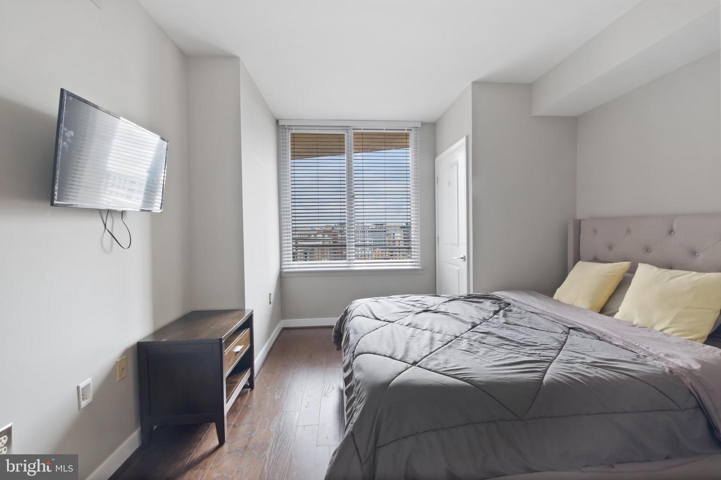 555 MASSACHUSETTS AVE NW #1319, WASHINGTON, District Of Columbia 20001, 1 Bedroom Bedrooms, ,1 BathroomBathrooms,Residential,For sale,555 MASSACHUSETTS AVE NW #1319,DCDC2227448 MLS # DCDC2227448