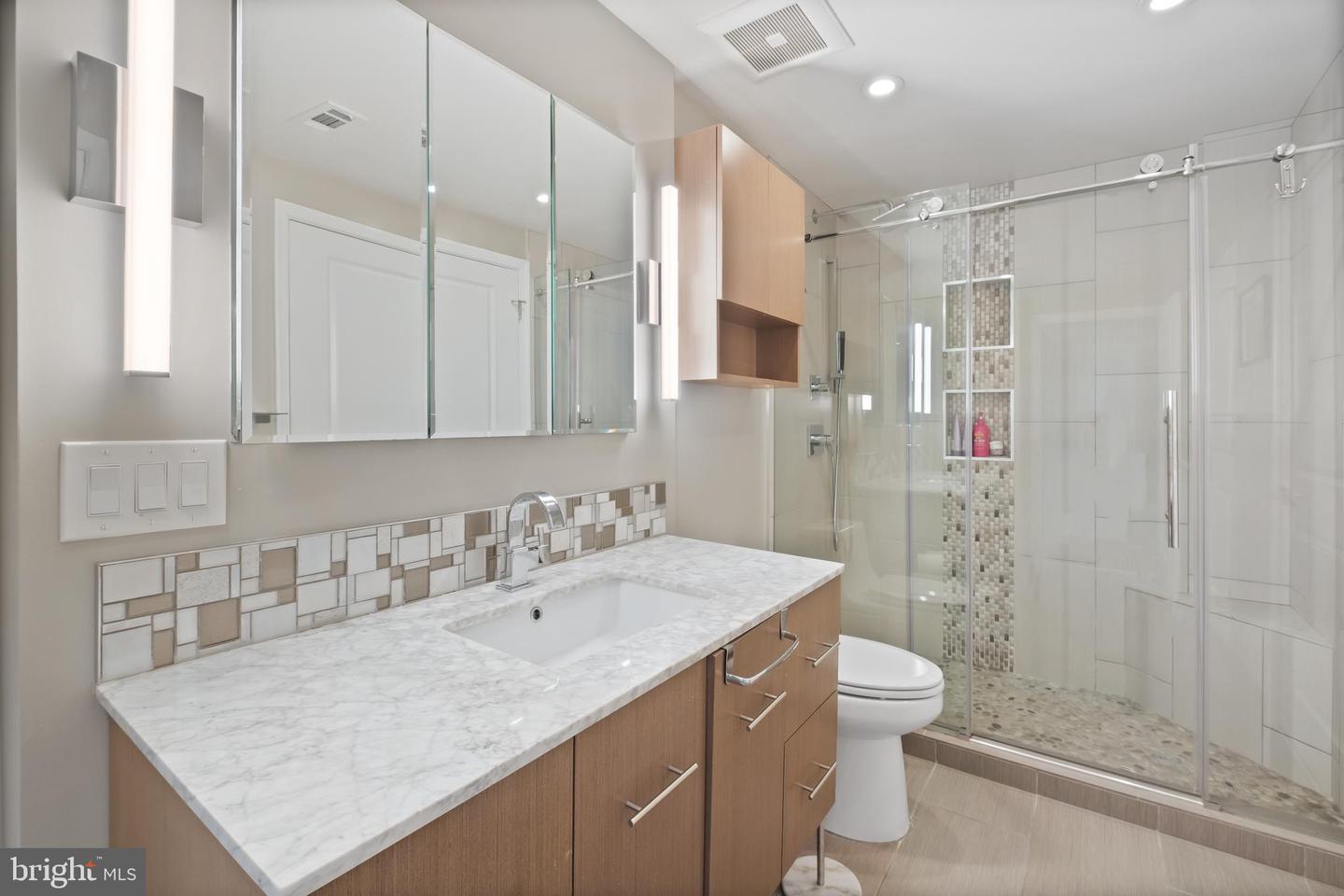 555 MASSACHUSETTS AVE NW #1319, WASHINGTON, District Of Columbia 20001, 1 Bedroom Bedrooms, ,1 BathroomBathrooms,Residential,For sale,555 MASSACHUSETTS AVE NW #1319,DCDC2227448 MLS # DCDC2227448