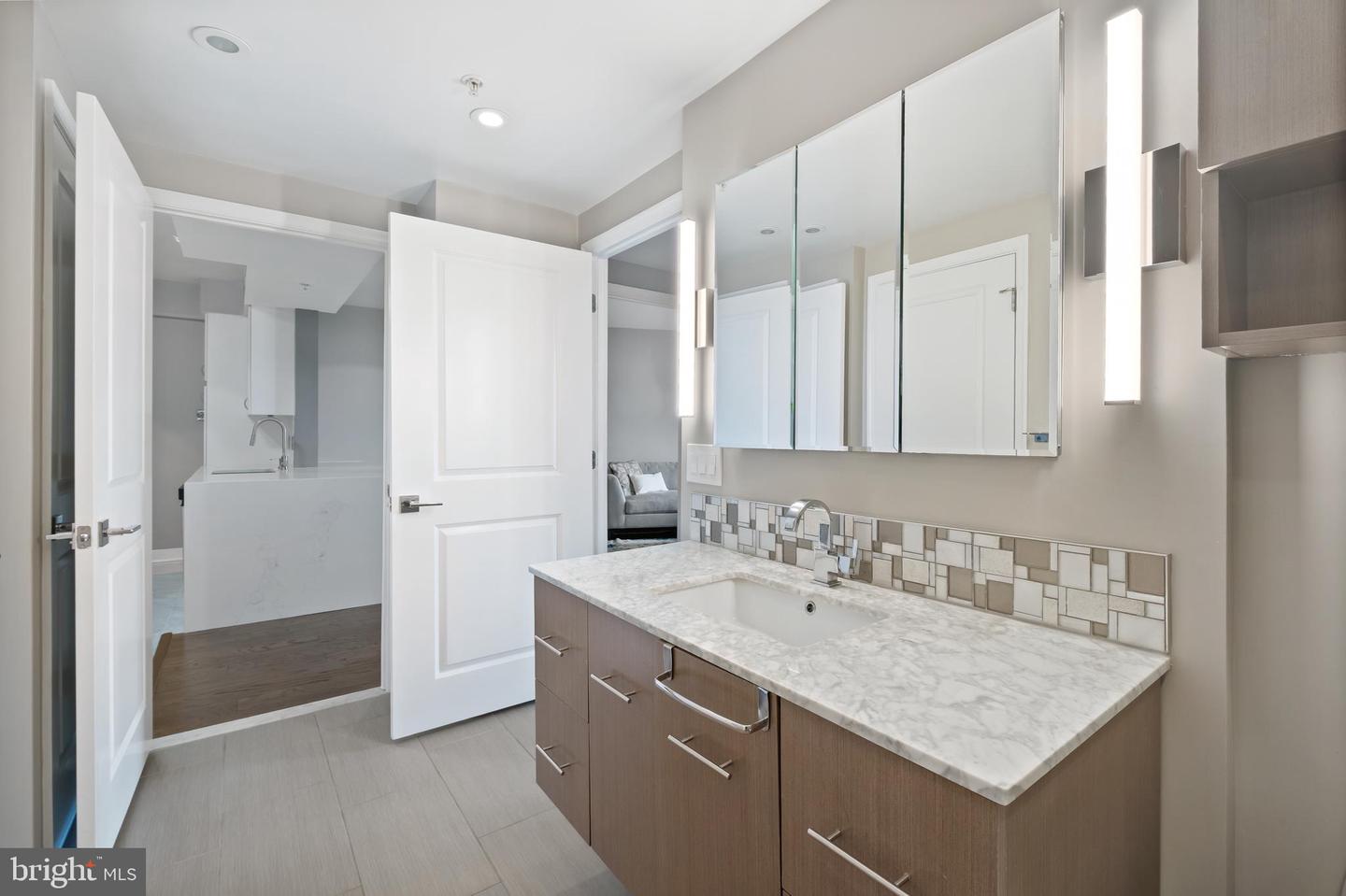 555 MASSACHUSETTS AVE NW #1319, WASHINGTON, District Of Columbia 20001, 1 Bedroom Bedrooms, ,1 BathroomBathrooms,Residential,For sale,555 MASSACHUSETTS AVE NW #1319,DCDC2227448 MLS # DCDC2227448