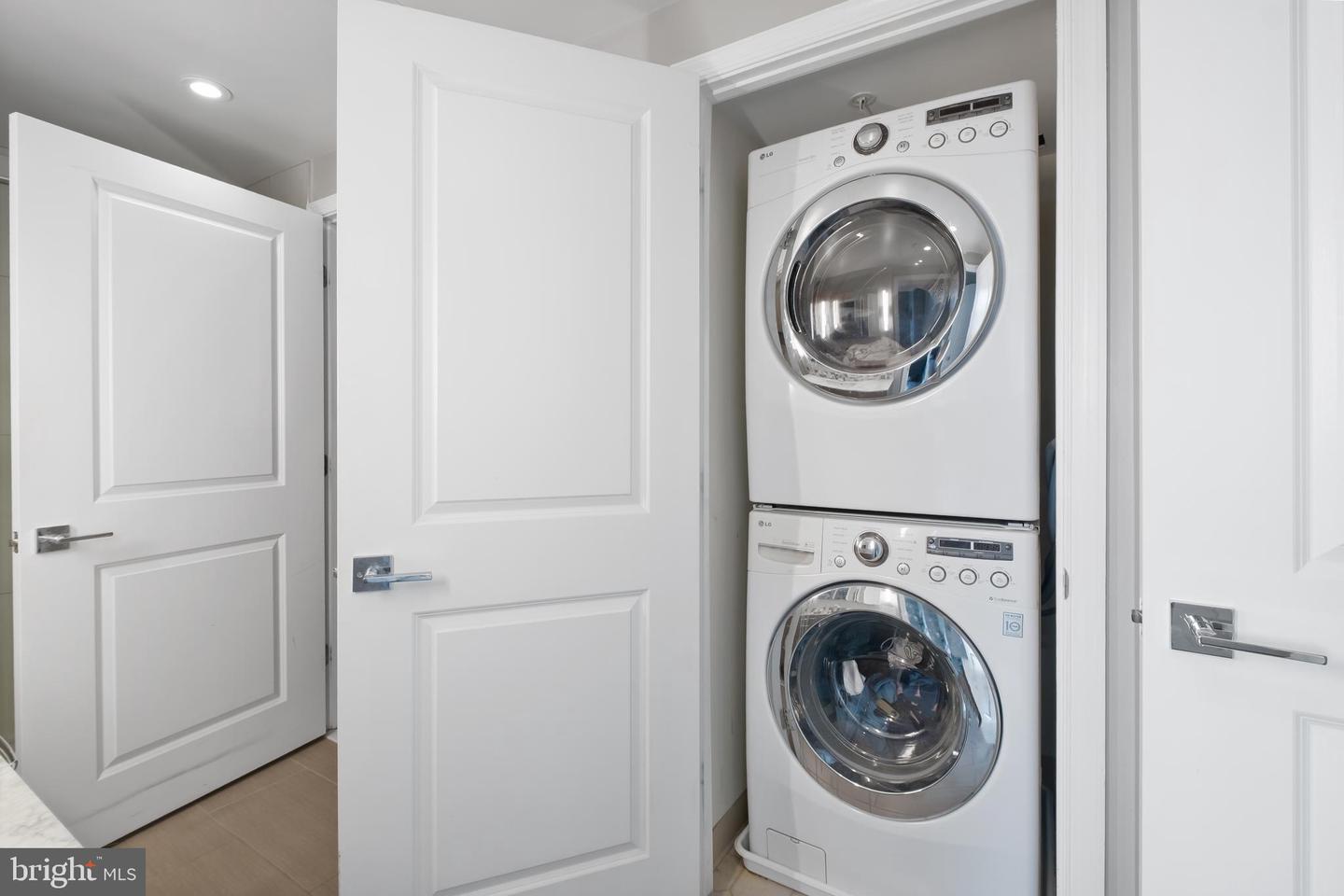 555 MASSACHUSETTS AVE NW #1319, WASHINGTON, District Of Columbia 20001, 1 Bedroom Bedrooms, ,1 BathroomBathrooms,Residential,For sale,555 MASSACHUSETTS AVE NW #1319,DCDC2227448 MLS # DCDC2227448