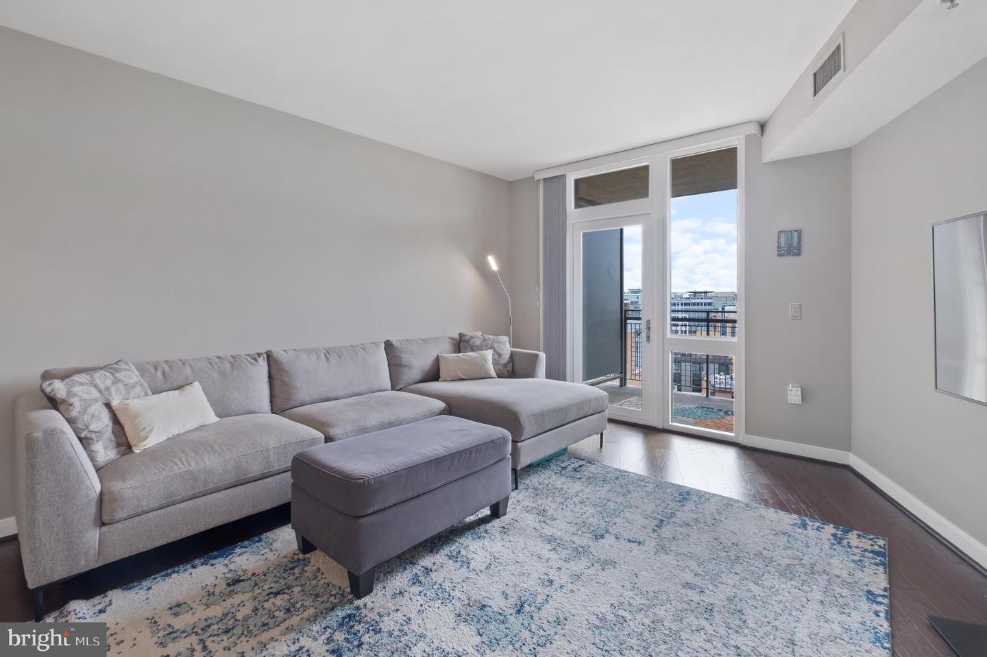 555 MASSACHUSETTS AVE NW #1319, WASHINGTON, District Of Columbia 20001, 1 Bedroom Bedrooms, ,1 BathroomBathrooms,Residential,For sale,555 MASSACHUSETTS AVE NW #1319,DCDC2227448 MLS # DCDC2227448
