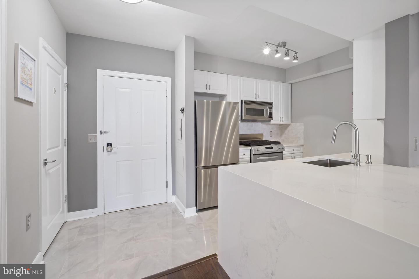 555 MASSACHUSETTS AVE NW #1319, WASHINGTON, District Of Columbia 20001, 1 Bedroom Bedrooms, ,1 BathroomBathrooms,Residential,For sale,555 MASSACHUSETTS AVE NW #1319,DCDC2227448 MLS # DCDC2227448