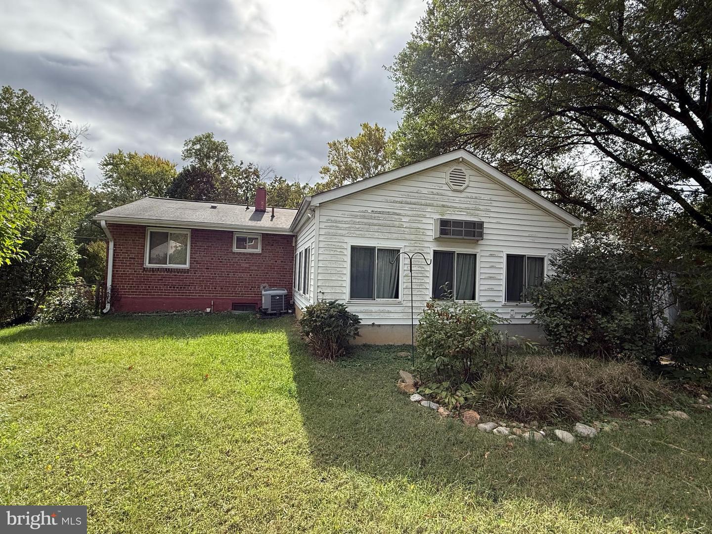 6312 INDIAN RUN PKWY, ALEXANDRIA, Virginia 22312, 3 Bedrooms Bedrooms, ,2 BathroomsBathrooms,Residential,For sale,6312 INDIAN RUN PKWY,VAFX2274876 MLS # VAFX2274876