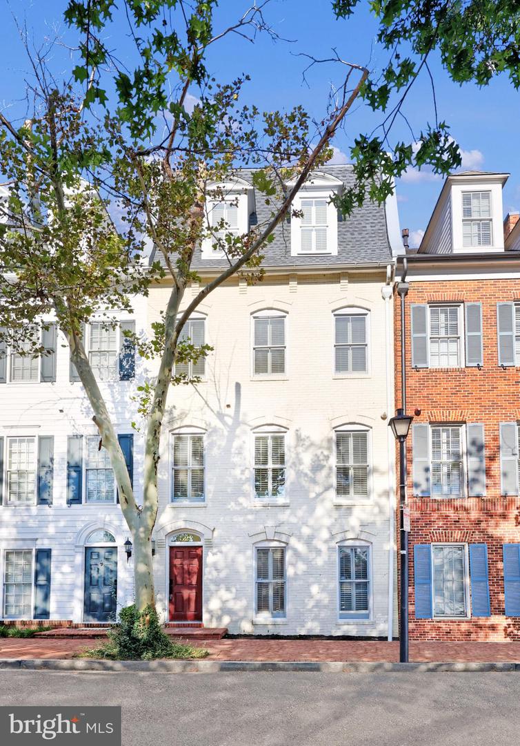 522 N ROYAL ST, ALEXANDRIA, Virginia 22314, 3 Bedrooms Bedrooms, ,2 BathroomsBathrooms,Residential,For sale,522 N ROYAL ST,VAAX2050932 MLS # VAAX2050932