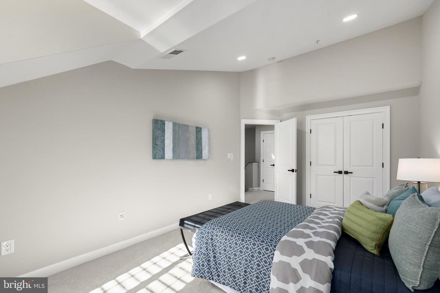 522 N ROYAL ST, ALEXANDRIA, Virginia 22314, 3 Bedrooms Bedrooms, ,2 BathroomsBathrooms,Residential,For sale,522 N ROYAL ST,VAAX2050932 MLS # VAAX2050932