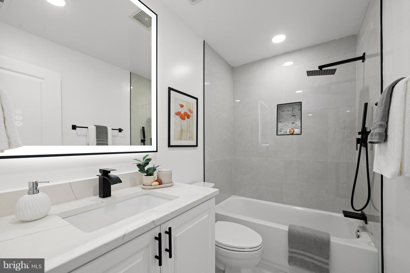 522 N ROYAL ST, ALEXANDRIA, Virginia 22314, 3 Bedrooms Bedrooms, ,2 BathroomsBathrooms,Residential,For sale,522 N ROYAL ST,VAAX2050932 MLS # VAAX2050932